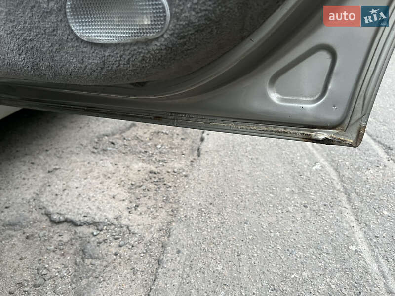 Седан Opel Vectra 1996 в Днепре