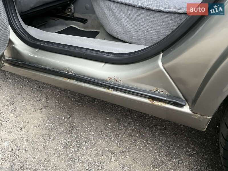 Седан Opel Vectra 1996 в Днепре