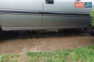 Седан Opel Vectra 1995 в 