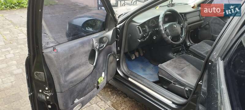 Ліфтбек Opel Vectra 2000 в Городку