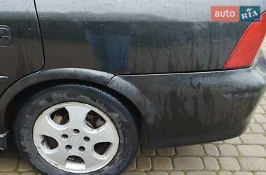 Лифтбек Opel Vectra 2000 в 