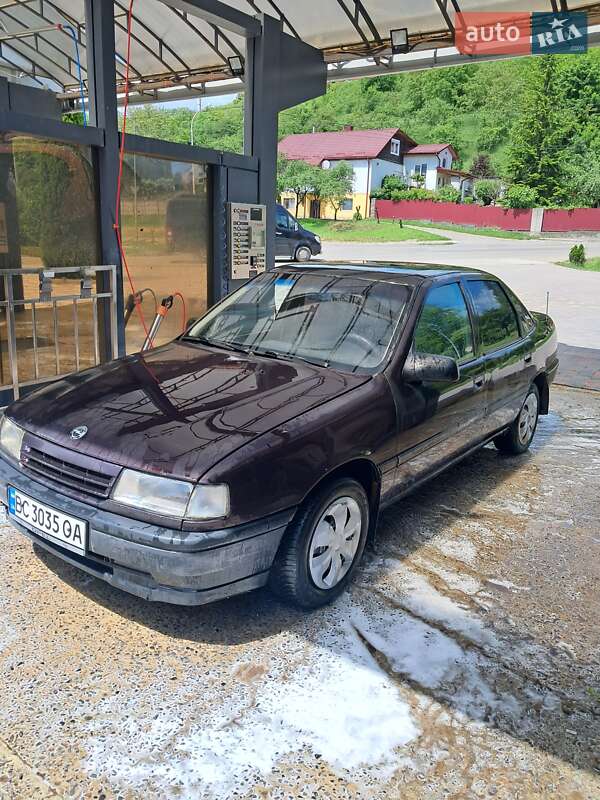 Седан Opel Vectra 1992 в 