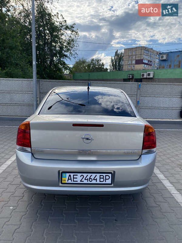 Седан Opel Vectra 2005 в Кривом Роге