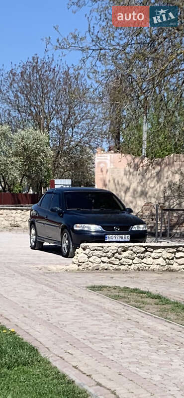 Седан Opel Vectra 2000 в Скалате