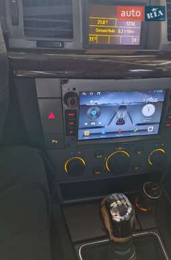 Универсал Opel Vectra 2004 в 