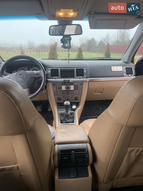 Универсал Opel Vectra 2005 в Мостиске