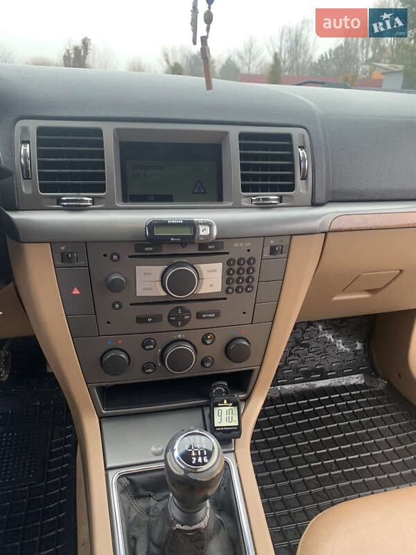 Универсал Opel Vectra 2005 в Мостиске