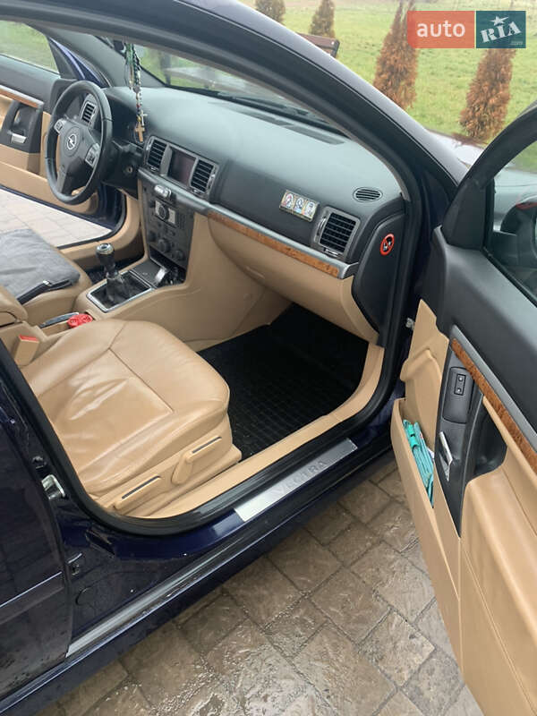 Универсал Opel Vectra 2005 в Мостиске
