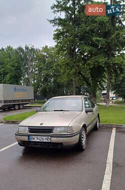 Седан Opel Vectra 1989 в Ровно