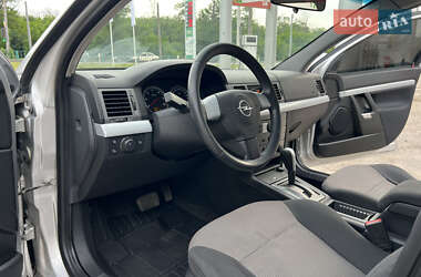 Универсал Opel Vectra 2004 в 