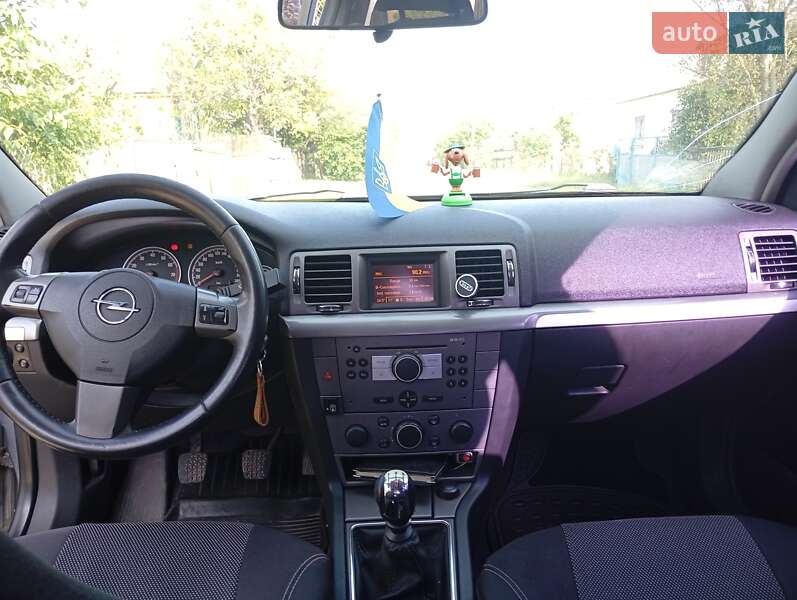 Седан Opel Vectra 2008 в Малине