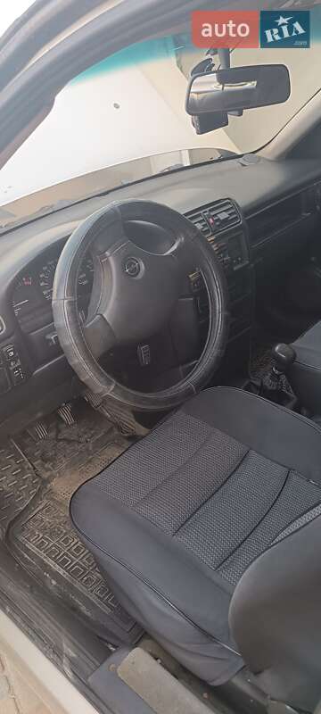 Ліфтбек Opel Vectra 1991 в Біляївці