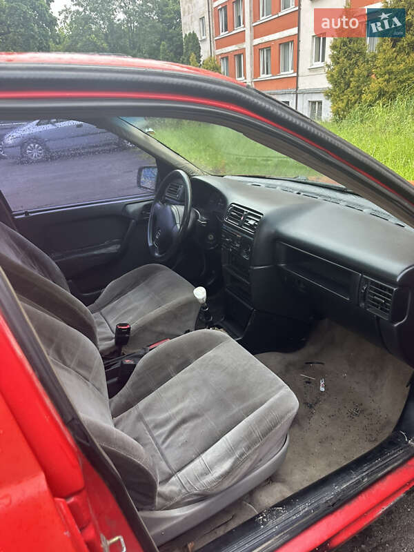 Седан Opel Vectra 1989 в Львові