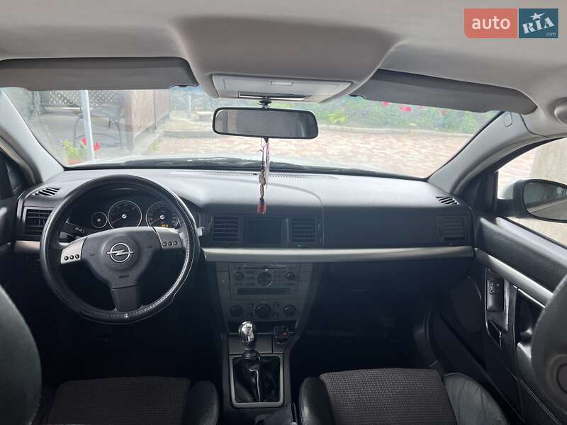 Лифтбек Opel Vectra 2003 в Тальном