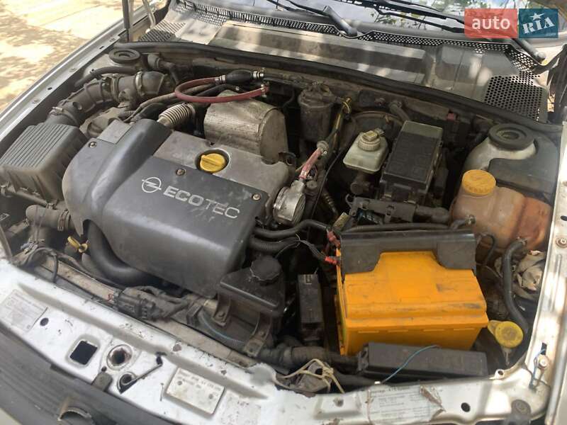 Седан Opel Vectra 1999 в Захарівці