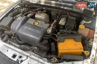 Седан Opel Vectra 1999 в 
