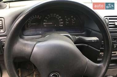 Седан Opel Vectra 1990 в 