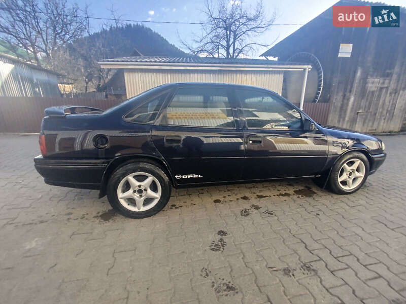 Седан Opel Vectra 1995 в Чернівцях