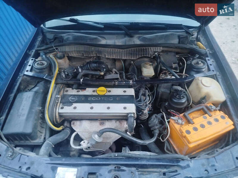 Седан Opel Vectra 1995 в Чернівцях