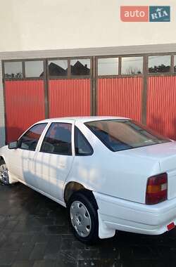 Седан Opel Vectra 1990 в Ужгороде