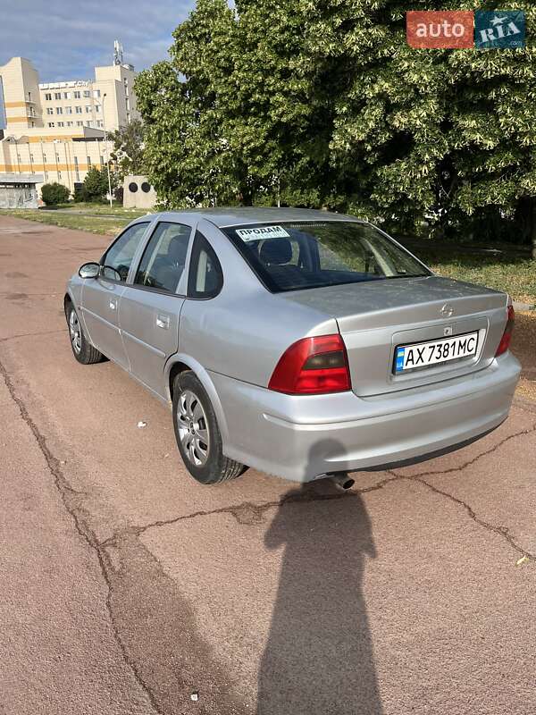 Седан Opel Vectra 2000 в Харькове