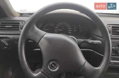 Седан Opel Vectra 1990 в Львові