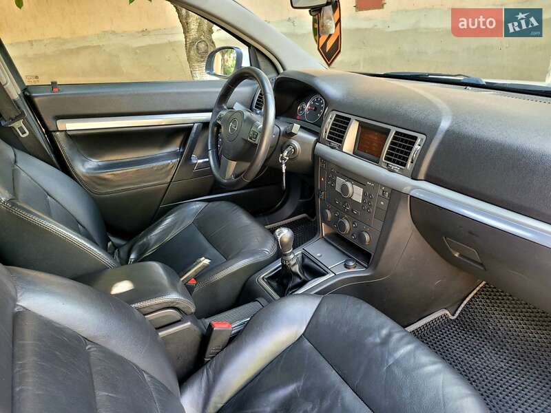 Седан Opel Vectra 2005 в Хмельницком