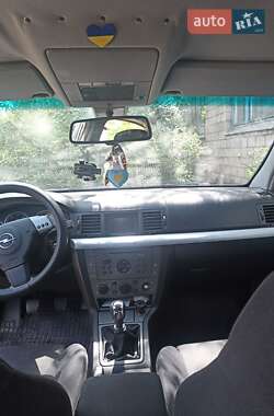 Лифтбек Opel Vectra 2003 в 
