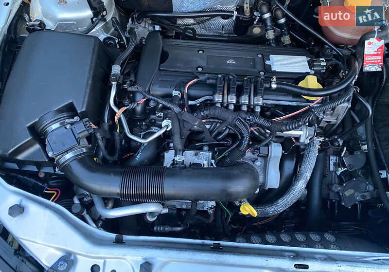 Седан Opel Vectra 2004 в Днепре