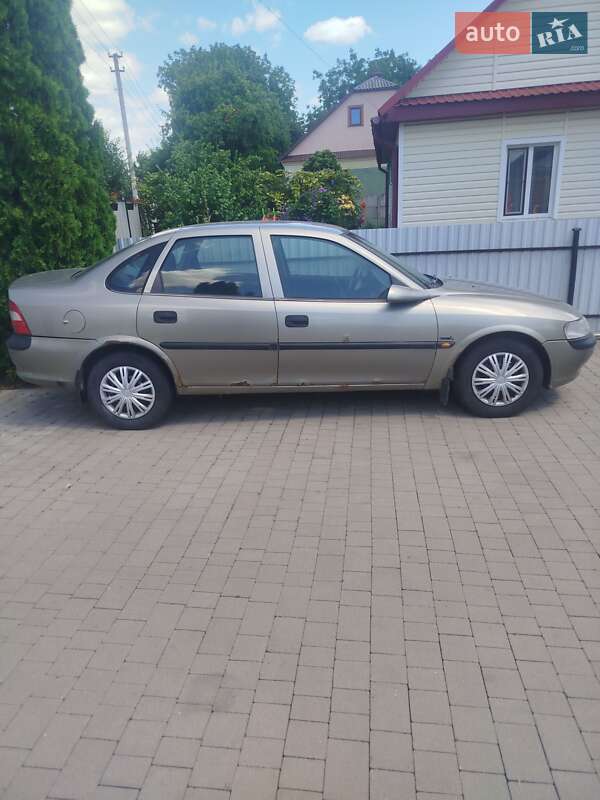 Седан Opel Vectra 1996 в Дубно