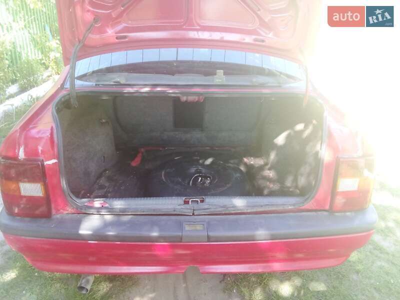 Седан Opel Vectra 1991 в Дубно