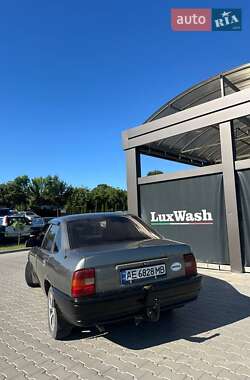 Седан Opel Vectra 1989 в 
