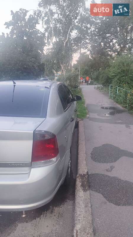 Седан Opel Vectra 2006 в Киеве