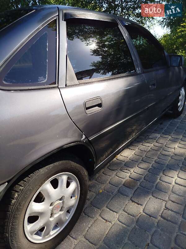 Седан Opel Vectra 1992 в Стрые