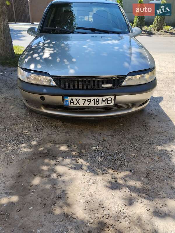 Седан Opel Vectra 1996 в Змиеве