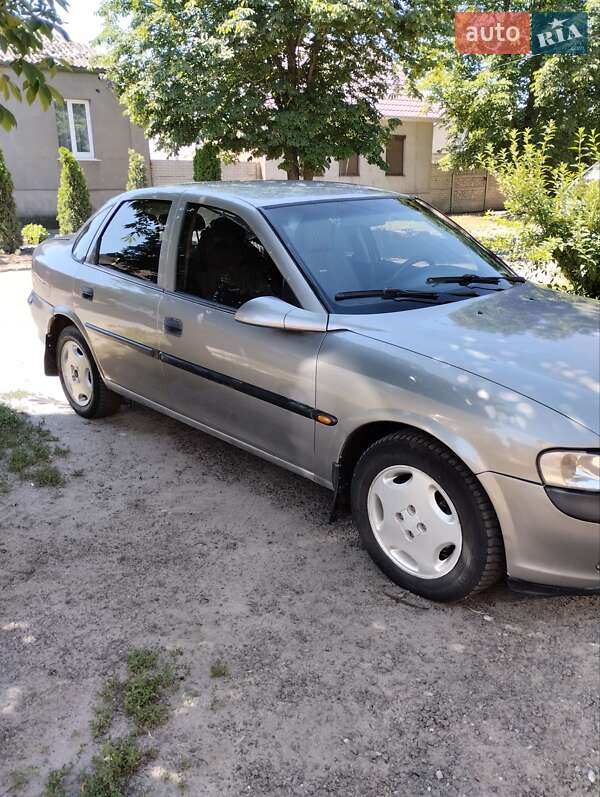 Седан Opel Vectra 1996 в Змиеве