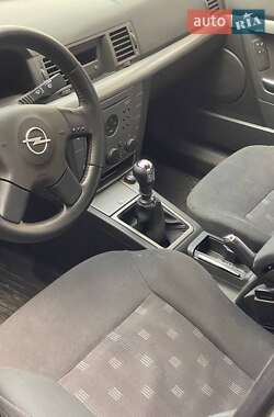 Седан Opel Vectra 2003 в 