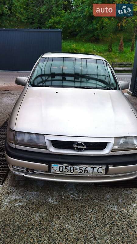 Лифтбек Opel Vectra 1993 в Львове