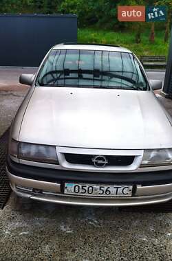 Лифтбек Opel Vectra 1993 в 