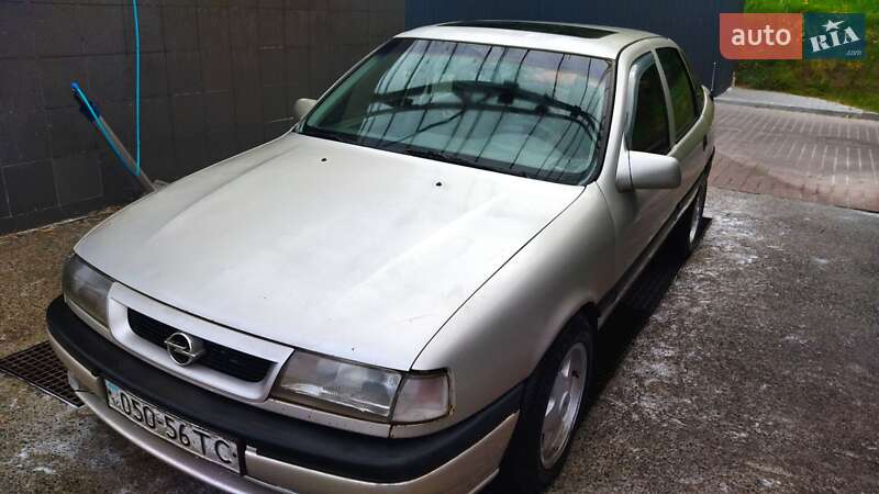 Лифтбек Opel Vectra 1993 в 