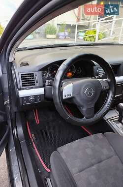 Лифтбек Opel Vectra 2003 в 
