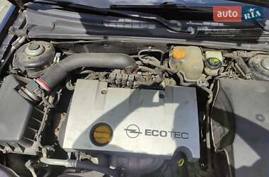 Лифтбек Opel Vectra 2003 в 