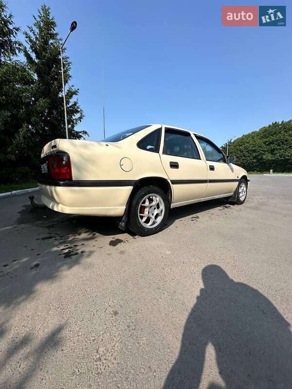 Седан Opel Vectra 1994 в Рогатині