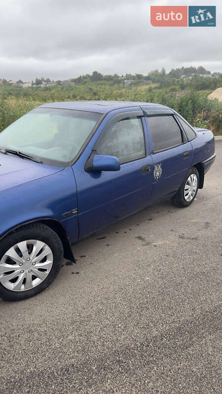 Седан Opel Vectra 1992 в Ровно