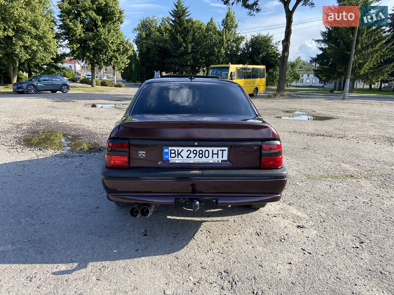 Седан Opel Vectra 1994 в Дубно