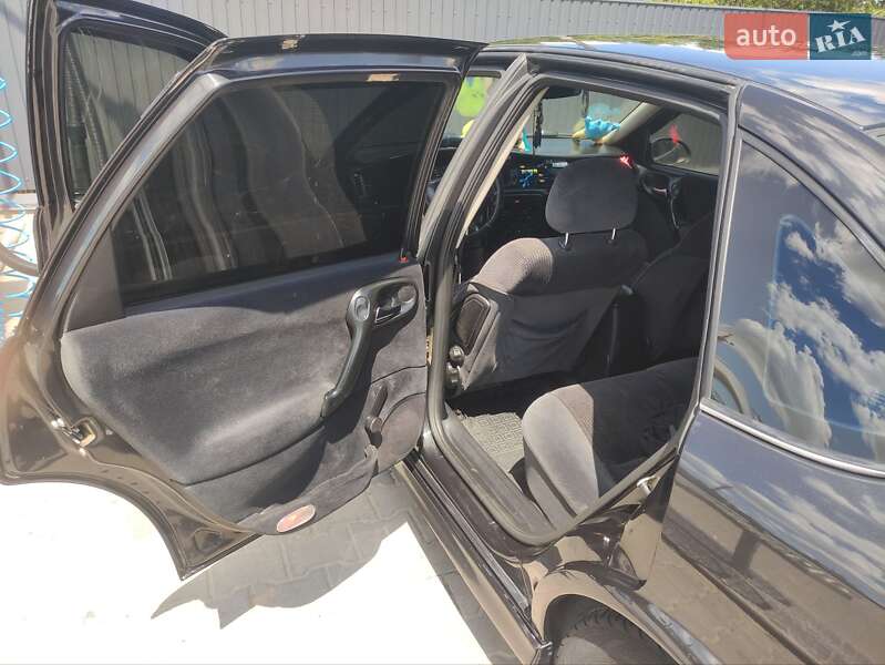 Седан Opel Vectra 2001 в Баре