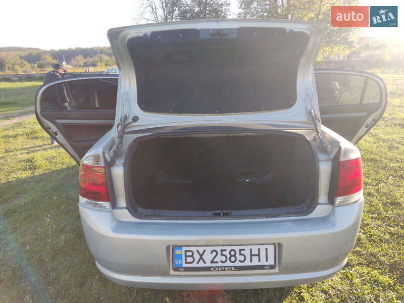 Седан Opel Vectra 2006 в Кадубовцах