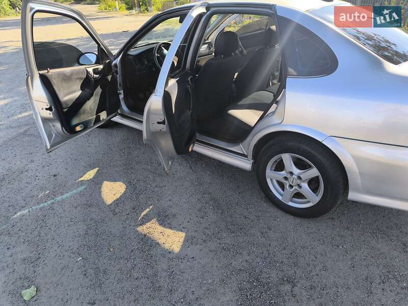 Седан Opel Vectra 1999 в Балаклее
