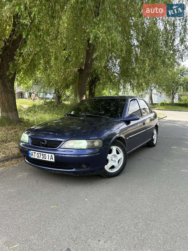 Седан Opel Vectra 1995 в Бориславе