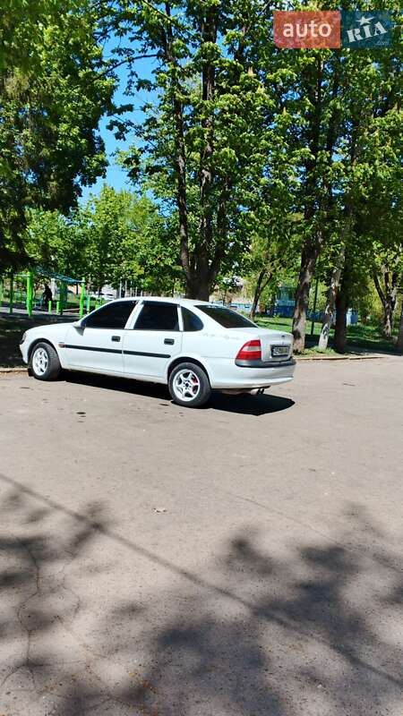 Седан Opel Vectra 1996 в Днепре